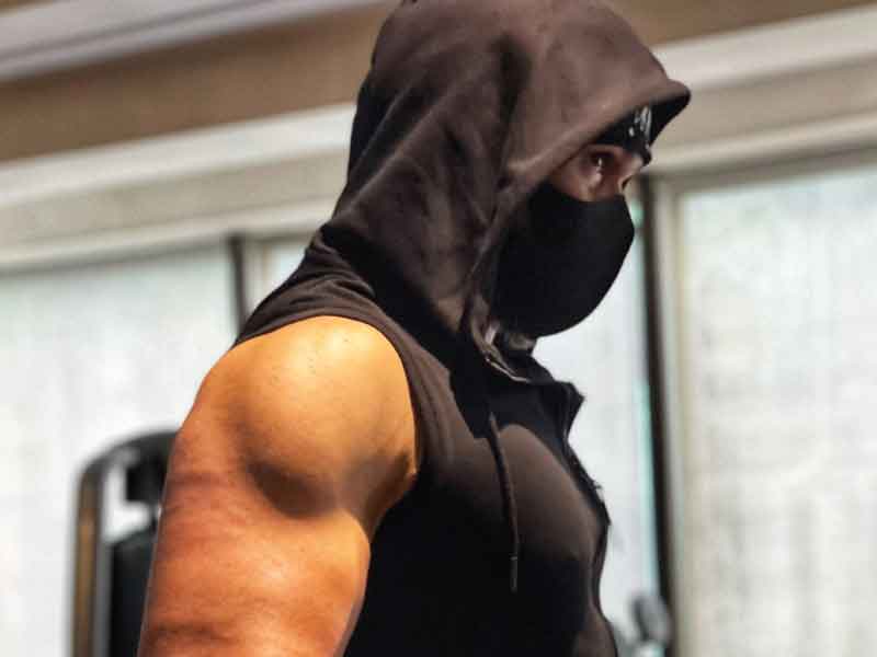 Emraan Hashmi flaunts his biceps as prepare for Salman Khan's Tiger 3