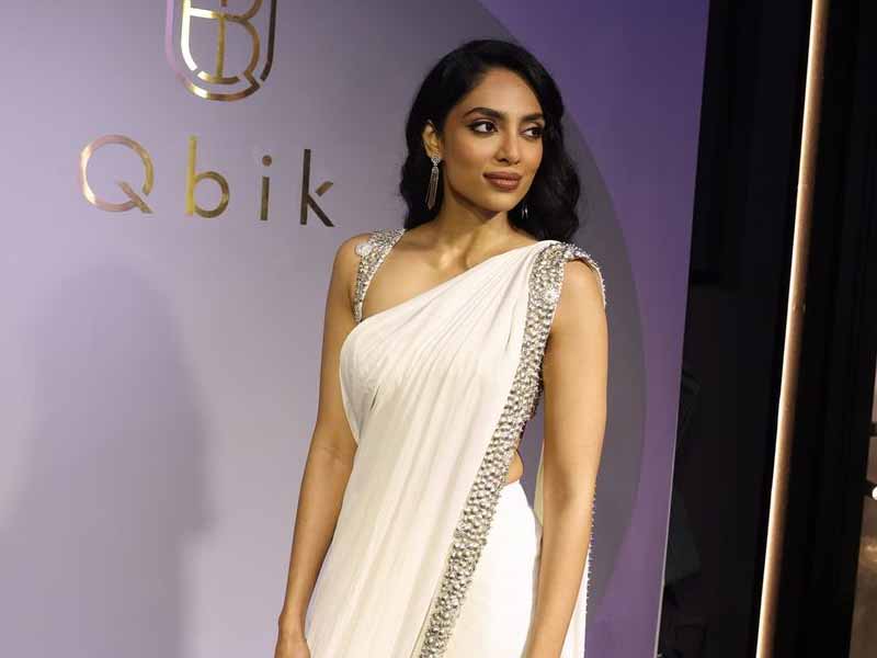 Sobhita Dhulipala Shines in Ethereal ₹1,09,500 Ivory Saree