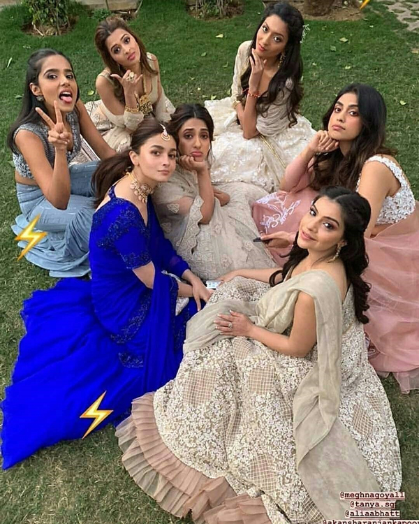 All the inside pictures of Alia Bhatt in her best friend's wedding